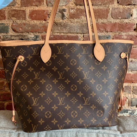 Louis Vuitton Handbags - Louis Vuitton Neverfull MM